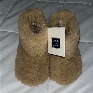 NWT Janie and Jack Plush Tan Sherpa Baby Slippers